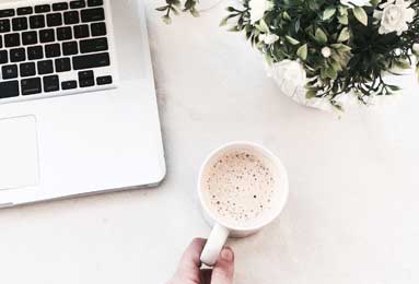 九游官网入口-【直播】网友爆料S15主题曲演唱者可能是邓紫棋，疑似在演唱会放出来三句