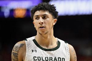 九游正版官网-高效全能！24号秀克利福德15中8砍全队最高19分7板9助 正负值+5